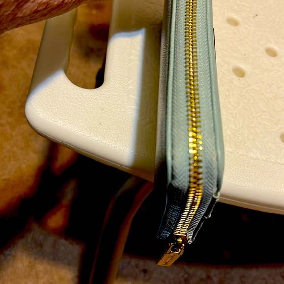 Anne Klein green wallet - Picture 5 of 6